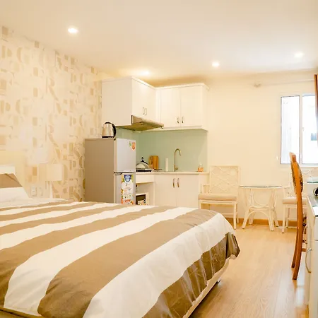 Kiko Pictures House Hotel